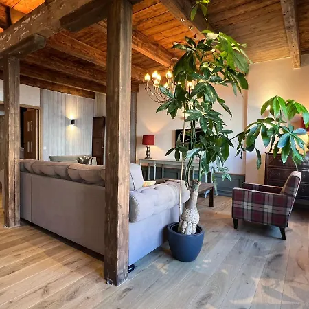 Pakasa アパート *