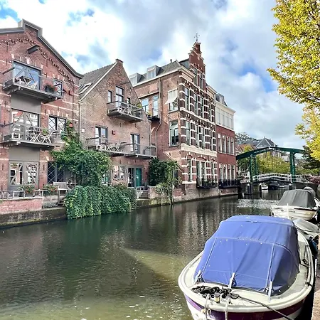 Pakasa * Leiden