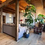 Pakasa Apartmán *