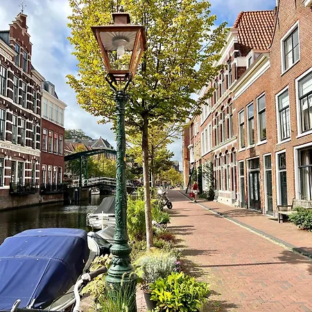 Pakasa * Leiden