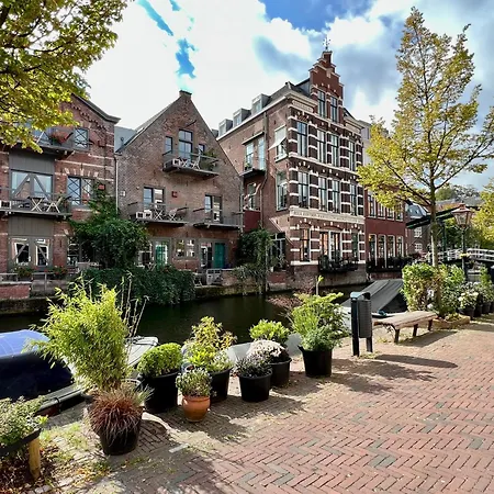 Pakasa * Leiden