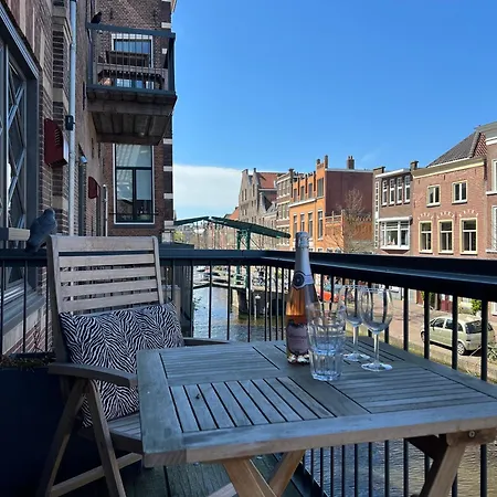 Pakasa * Leiden