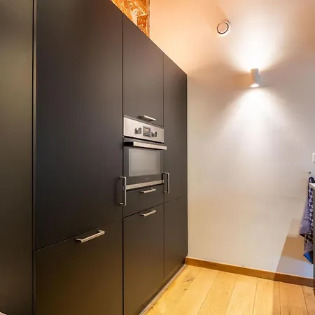 Pakasa Apartment